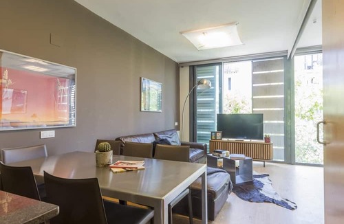 el Fort Pienc Apartment | Barcelona Gothic Quarter Pool Apartment for 8