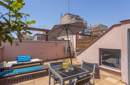 la Vila de Gracia Apartment | Gràcia: Private Terrace & Pool, sleeps 6