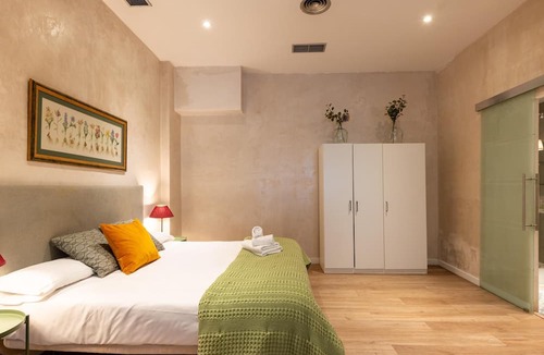Museo Apartment | Holi-Rent Trastamara
