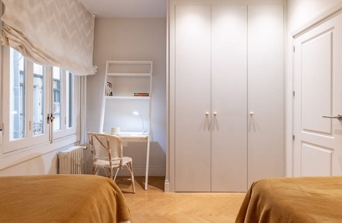 Milla de Oro Apartment | Elegant 2-Bed Apartment in Salamanca, Madrid