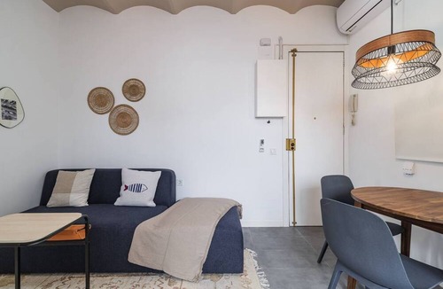 Sants Apartment | This apartment is a 2 bedroom(s), 1 bathrooms, located in Barcelona, Catalunya.