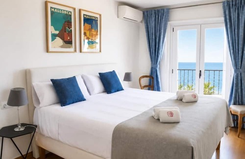 Can Pastilla Apartment | Casa del Escultor, wifi, parking, en primera línea