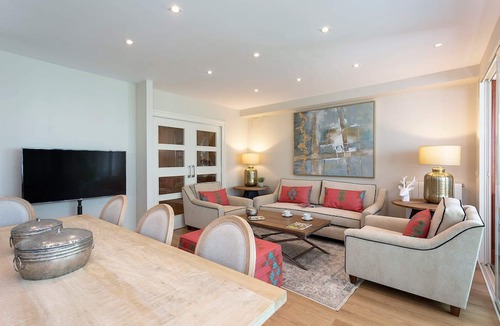 La Trinidad-San Juan y Todos los Santos Apartment | Genteel Home Paseo de la victoria