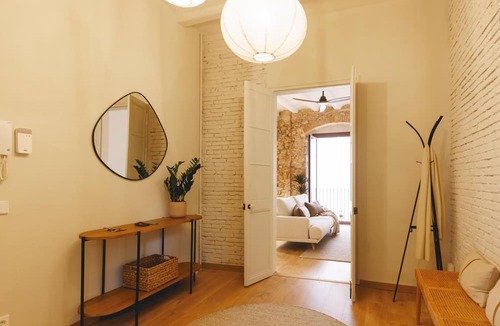 Barri Vell Apartment | Bravissimo Estudi Verd; Spacious 3-bedroom apartment in the Historic Centre