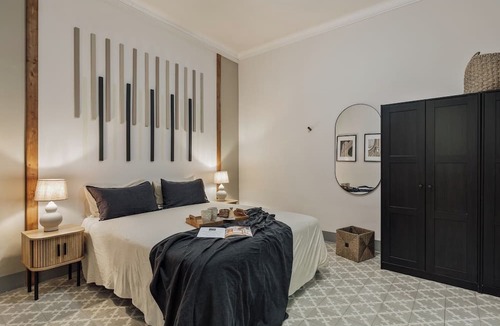 Eixample Apartment | Kaftan - 5 bedrooms and balcony in Eixample Dreta