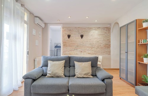 La Sagrada Familia Apartment | 2-bedroom Bright and Classic Sagrada Familia Flat