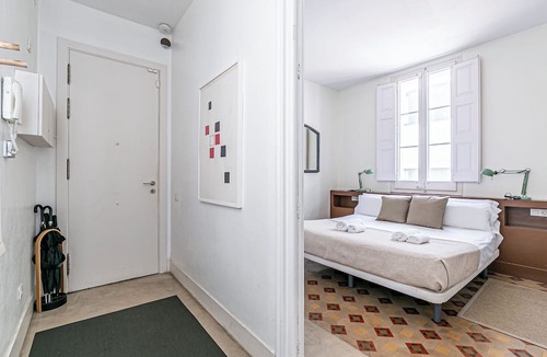 Eixample Condo | Impressive modernist apartment 20 mtrs from Paseo de Gracia