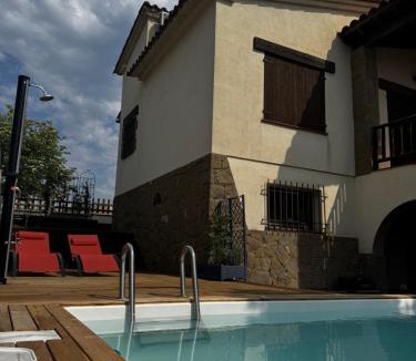 Sant Jaume de Llierca House | el bosc