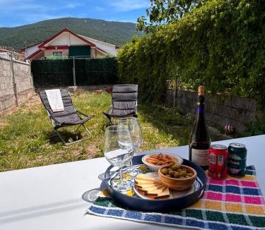 La Adrada House | Casa rural en La Adrada con jardín