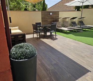 Sotillo de la Adrada House | Acogedor chalet con jardín ideal para desconectar