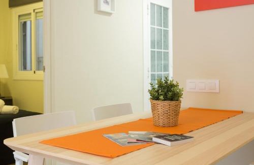 Collblanc y La Torrassa Apartment | Contemporary Apartment Near Camp Nou and Fira Barcelona