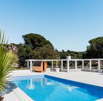 Dosrius Villa | Casa Blanca