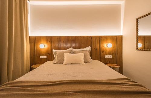 La Maternitat i Sant Ramon Apartment | Barcelona Stadium Luxury Apartment