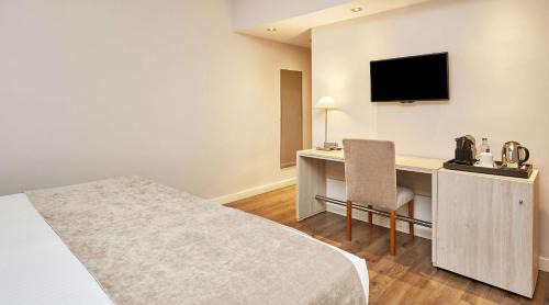 La Trinidad-San Juan y Todos los Santos Hotel | NH Córdoba Califa