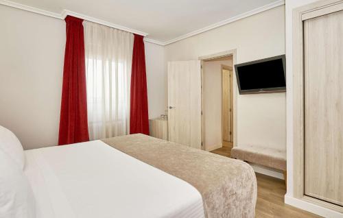 La Trinidad-San Juan y Todos los Santos Hotel | NH Córdoba Califa
