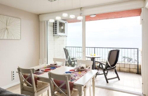 Vilassar de Mar Apartment | Impresionante Apartamento delante del Mar
