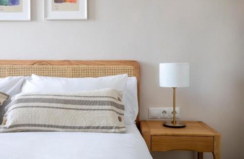 Cornella de Llobregat Apartment | Amazing 3bdr Apt In Cornella 1 Mins From Metro