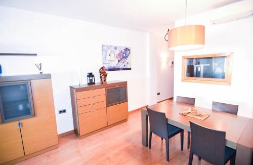 La Bordeta Apartment | Touch the Sky