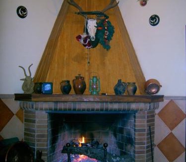 Carboneras de Guadazaon House | Hostal Cabañas