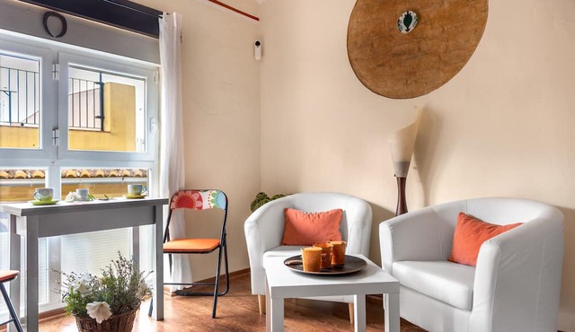 Holiday Apartment "Mi Rinconcito En Valencia" with Private Terrace and Wi-Fi