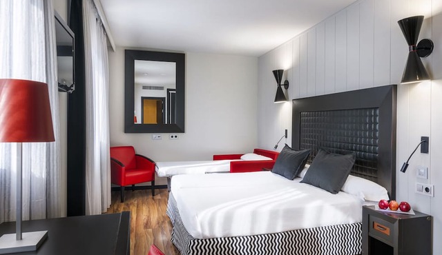 Salles Hotel Aeroport de Girona