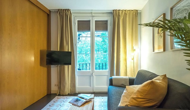 Dana - Enjoy Apartments Rocafort