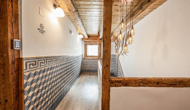 Beautiful Renovated apartment in the center 6