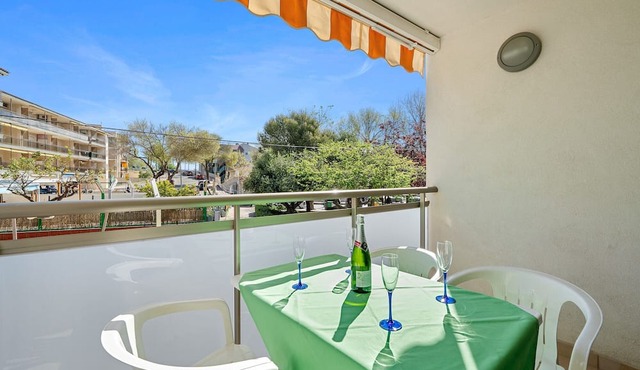 Apartment "Playa Dorada B106" near Beach with Balcony, A/C & Wi-Fi