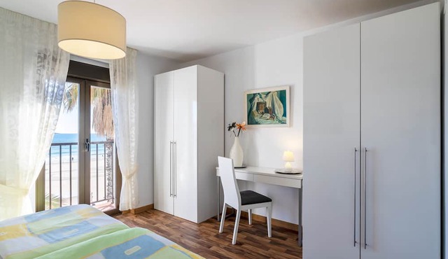 Casa Blanca 2 Apartment with Sea Views, Barbecue, Air Conditioning and Wi-Fi