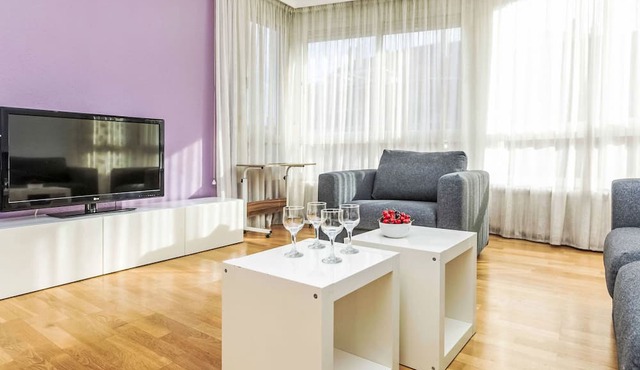 Sants-Les Corts Galileu by Interhome