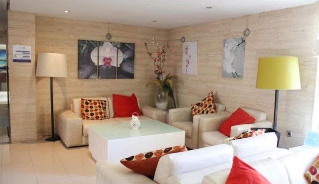 Apartamentos Palmera Beach
