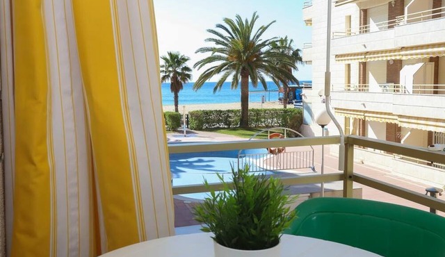121 - COLIBRI - TWO BEDROOM APARTMENT WITH VIEWS TO THE SEA AND SWIMMING POOL