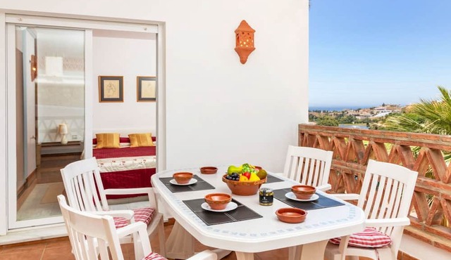 Nice apartment for 4 guests with WIFI, A/C, pool, TV and terrace