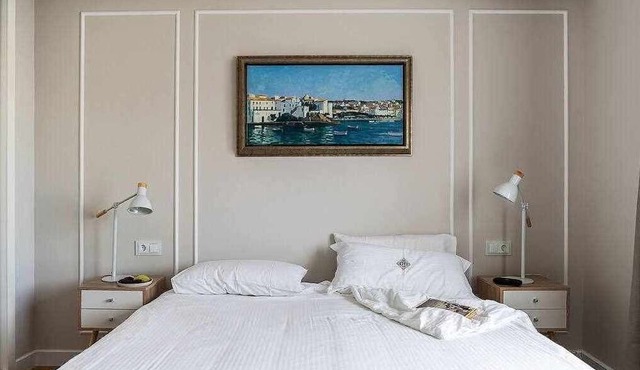 Huge 4 bed/4bathensuite, same block as gaudi house