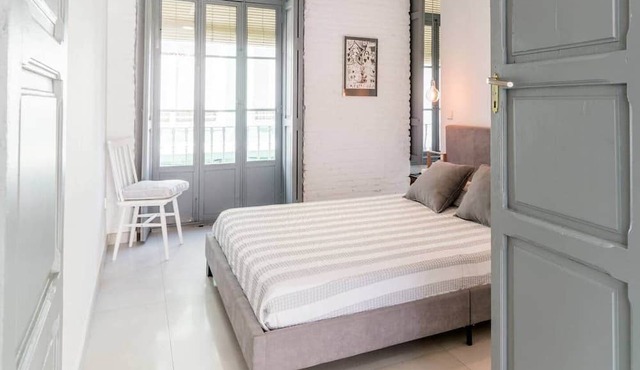 M House Loft with Terrace Close to Port, Beach and