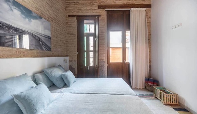 ⭐️NEW⭐️ PATIO A HOUSE. Walk to Beach, port & Met