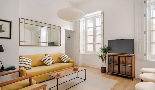 🌙 Lunero: Elegant One-Bedroom Retreat in Seville’s Historic Old Town