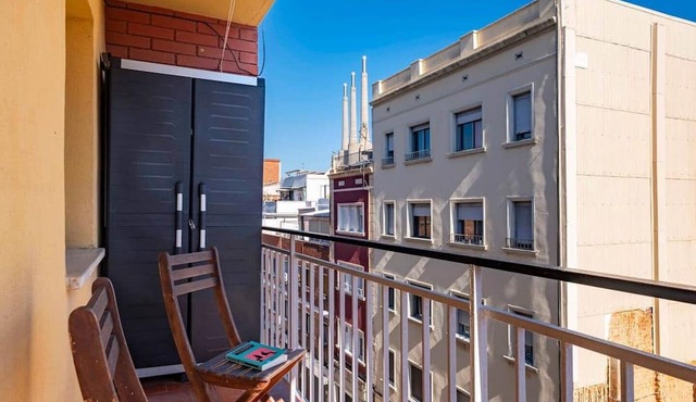5 Min. to the sea and 15 Min. to Barcelona Center