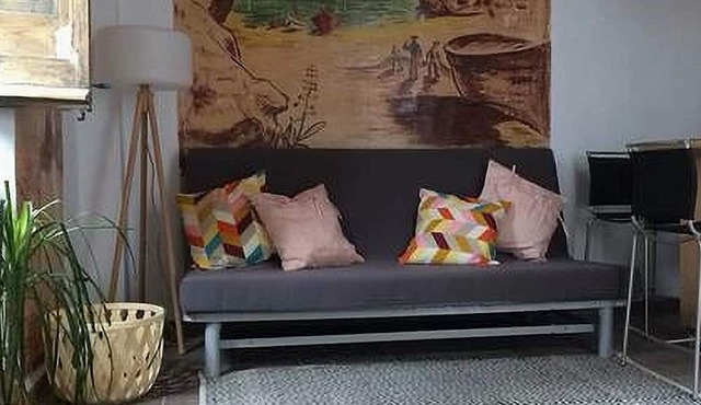 Design apartment close to train, beach and Barcelona
