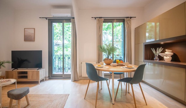 One Bedroom Apartment in Eixample Esquerra - You Stylish