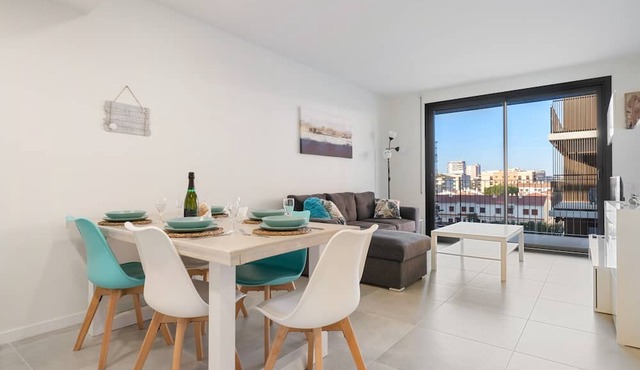 Apartment 'Costa Dorada Perle' with Sea View, Shared Pool and Air Conditioning