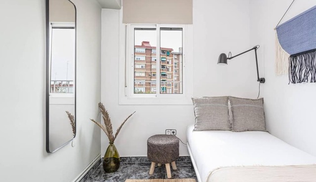 Lovely and cozy 3 bedroom home completely refurbished and designed for a pleasant and comfortable stay in Barcelona.