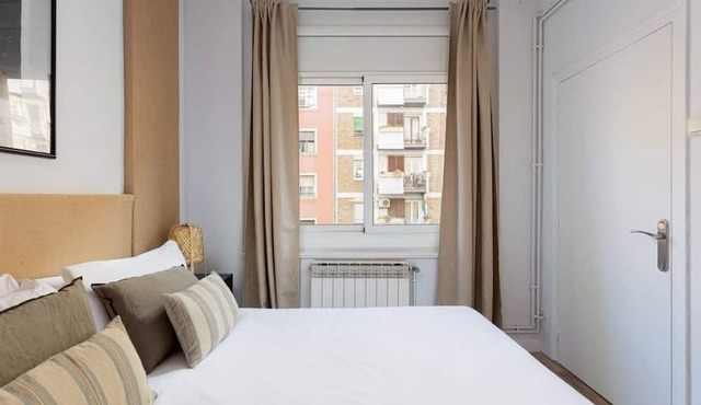 This bright designed apartment is the perfect base to discover Barcelona and experience all his charms while staying in a central location. Just 20 mins walking from Sagrada Familia.