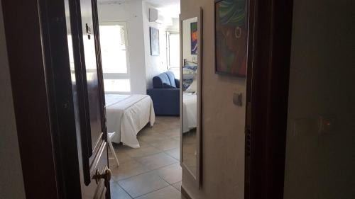 Apartamento primera línea de playa, piscina, tenis Algarrobo Málaga