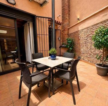 Flaugier Apartments (B2)