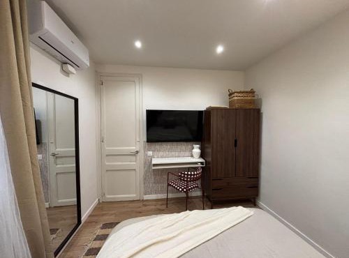 Lovely Apartment with Balcony in Sagrada Familia