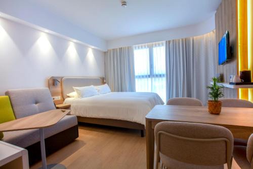 Holiday Inn Express & Suites Barcelona - Sabadell by IHG