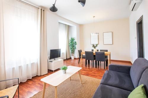 31ind1117- Apartment near sagrada Familia