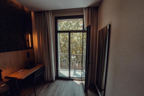 Hotel Transit